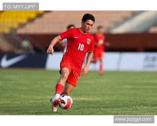 身高不足170厘米的足球天才们：这些球员如何凭借技术打破身高限制成为顶级巨星